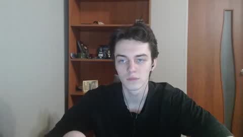 Snapshot of xtraqqq chatting on 12/03/25, 07:12 traqqq online show from 12/03/25, 07:12