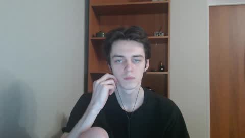 Snapshot of xtraqqq chatting on 12/05/25, 07:54 traqqq online show from 12/05/25, 07:54