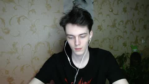 Snapshot of xtraqqq chatting on 04/03/26, 09:35 traqqq online show from 04/03/26, 09:35