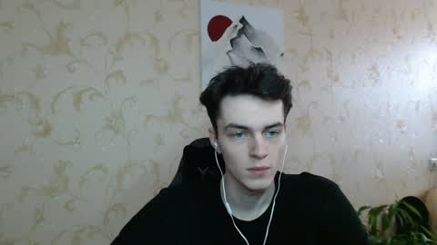 Snapshot of xtraqqq chatting on 04/18/26, 11:47 traqqq online show from 04/18/26, 11:47