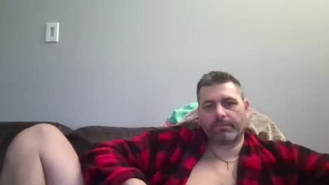 Snapshot of xtremo69 chatting on 02/12/25, 02:43 Daddy online show from 02/12/25, 02:43