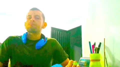 Snapshot of xuyeeg chatting on 02/10/25, 04:19 xuyeeg online show from 02/10/25, 04:19