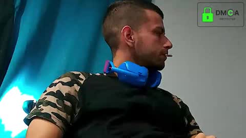 Snapshot of xuyeeg chatting on 02/21/25, 01:44 xuyeeg online show from 02/21/25, 01:44