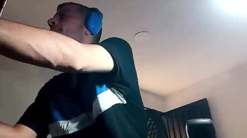 Snapshot of xuyeeg chatting on 02/23/25, 03:08 xuyeeg online show from 02/23/25, 03:08