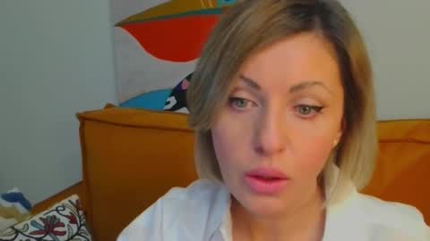 xvaleriax0 online show from 02/06/26, 06:11