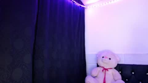Snapshot of xx_johnson_xx chatting on 08/04/26, 07:33 VALE online show from 08/04/26, 07:33