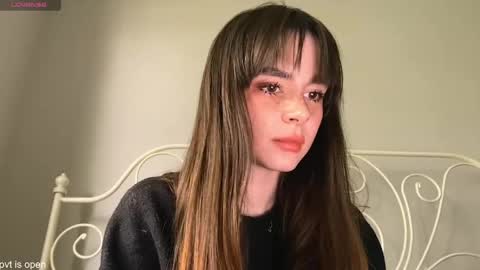 Snapshot of xx_lily chatting on 05/15/26, 12:23 Lily online show from 05/15/26, 12:23
