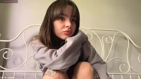 Snapshot of xx_lily chatting on 05/18/26, 11:49 Lily online show from 05/18/26, 11:49