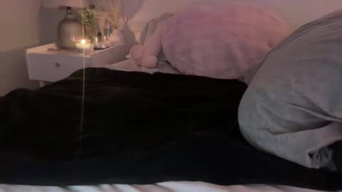 Snapshot of xx_lily_xx2 chatting on 05/16/26, 07:56 Lily online show from 05/16/26, 07:56