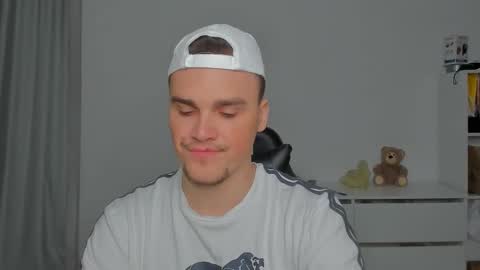 raul online show from 11/29/25, 07:22