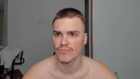 Snapshot of xx_raul_xx_ chatting on 04/04/26, 09:40 raul online show from 04/04/26, 09:40