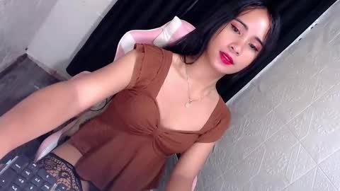 Snapshot of xxalthealicousxx chatting on 11/20/25, 04:51 althea online show from 11/20/25, 04:51