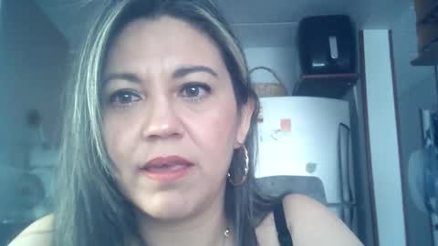 Snapshot of xxantonellaxxx chatting on 09/29/25, 03:50 antonella online show from 09/29/25, 03:50