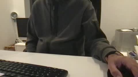 Snapshot of xxberlin_1976xx chatting on 12/19/24, 07:40 Sally  Alex online show from 12/19/24, 07:40