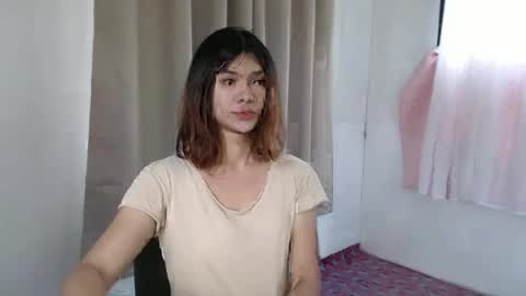 Snapshot of xxbetyxx chatting on 11/22/25, 02:43 xxbetyxx online show from 11/22/25, 02:43