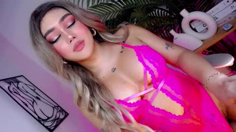 Snapshot of xxcumcatcherxx chatting on 09/27/25, 02:27 Jane online show from 09/27/25, 02:27