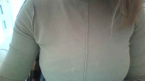 Snapshot of xxevadreamxx chatting on 10/06/25, 09:29 Eva online show from 10/06/25, 09:29