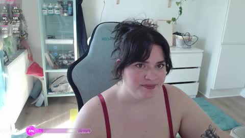 Snapshot of xxgamerbabe chatting on 03/20/26, 10:42 Hazel online show from 03/20/26, 10:42