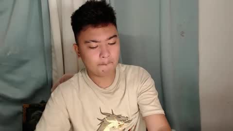 Snapshot of xxhotloyd_cummerx chatting on 12/19/24, 02:35 Loyd online show from 12/19/24, 02:35