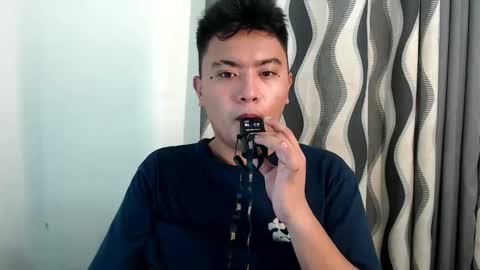 Snapshot of xxhotloyd_cummerx chatting on 12/23/24, 03:12 Loyd online show from 12/23/24, 03:12