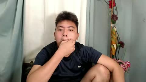 Snapshot of xxhotloyd_cummerx chatting on 12/30/24, 05:13 Loyd online show from 12/30/24, 05:13