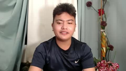 Snapshot of xxhotloyd_cummerx chatting on 12/30/24, 08:15 Loyd online show from 12/30/24, 08:15