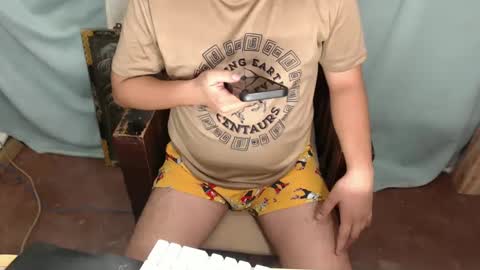 Snapshot of xxhotloyd_cummerx chatting on 01/04/25, 04:43 Loyd online show from 01/04/25, 04:43