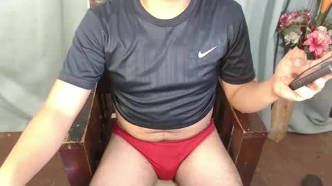 Snapshot of xxhotloyd_cummerx chatting on 01/12/25, 10:02 Loyd online show from 01/12/25, 10:02