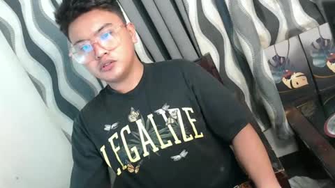 Snapshot of xxhotloyd_cummerx chatting on 01/17/25, 09:17 Loyd online show from 01/17/25, 09:17