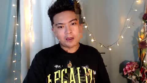 Snapshot of xxhotloyd_cummerx chatting on 01/18/25, 08:20 Loyd online show from 01/18/25, 08:20