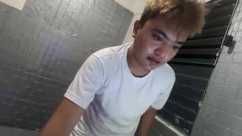 Snapshot of xxhotloyd_cummerx chatting on 10/01/25, 04:57 Loyd online show from 10/01/25, 04:57