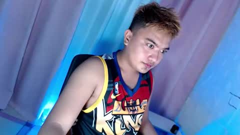 Snapshot of xxhotloyd_cummerx chatting on 10/24/25, 11:28 Loyd online show from 10/24/25, 11:28