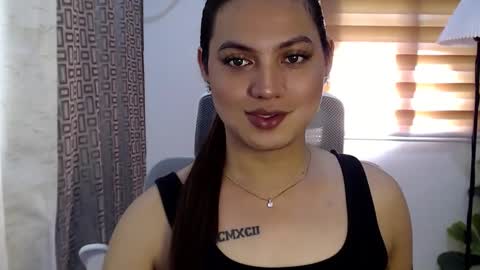 Snapshot of xxjulielovesyouxx chatting on 12/18/24, 05:04 July online show from 12/18/24, 05:04