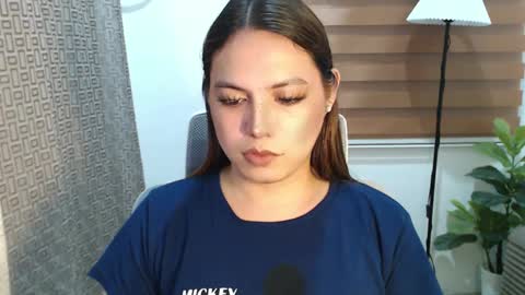 Snapshot of xxjulielovesyouxx chatting on 01/24/25, 09:49 July online show from 01/24/25, 09:49