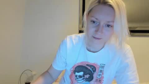 Snapshot of xxkimber_bentonxx chatting on 01/03/25, 10:29 Next online Monday to Friday 10am till 2pm UK time online show from 01/03/25, 10:29