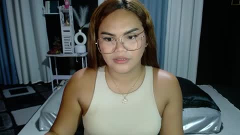 Snapshot of xxkylie_smithxx chatting on 04/10/26, 04:23 Kylie Smith online show from 04/10/26, 04:23