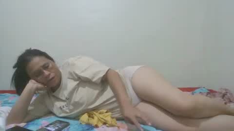 Snapshot of xxlenepinayxx chatting on 04/26/26, 11:35 xxlenepinayxx online show from 04/26/26, 11:35