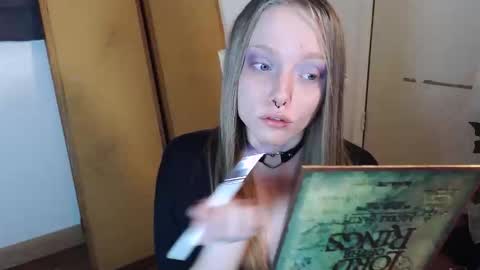 Snapshot of xxloveanastasia chatting on 02/25/26, 04:27 LoveAnastasia online show from 02/25/26, 04:27