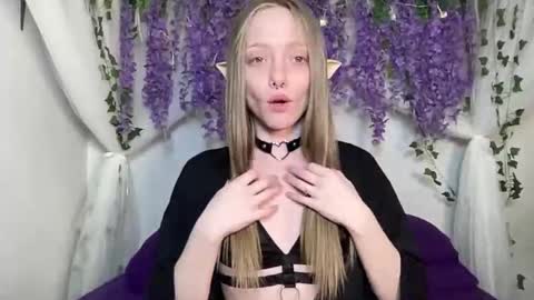 Snapshot of xxloveanastasia chatting on 03/20/26, 03:28 LoveAnastasia online show from 03/20/26, 03:28