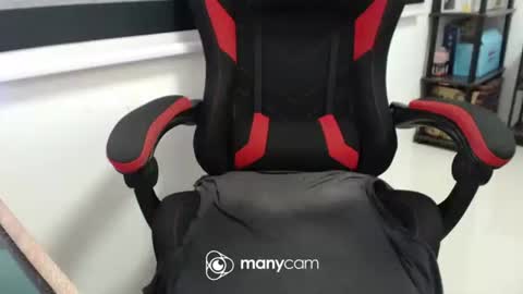  Kaycee  online show from 12/19/25, 10:33