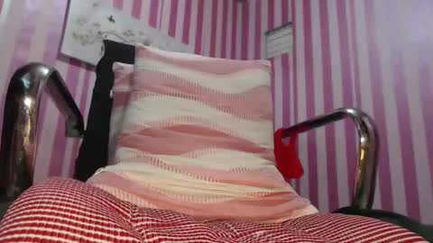 Snapshot of xxrowenatastycockforyouxx chatting on 10/29/25, 04:37 xxrowenatastycockforyouxx online show from 10/29/25, 04:37