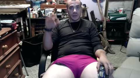 Snapshot of xxscubastevexxx chatting on 11/17/25, 01:00 xxScubaStevexx online show from 11/17/25, 01:00
