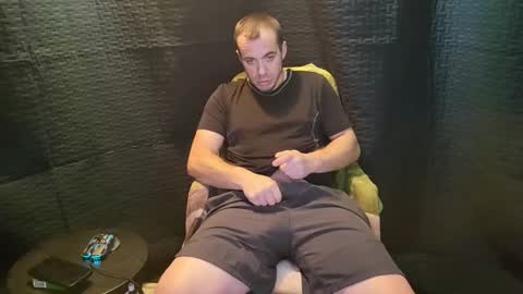 Snapshot of xxscubastevexxx chatting on 12/14/25, 04:07 xxScubaStevexx online show from 12/14/25, 04:07