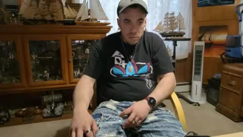 Snapshot of xxscubastevexxx chatting on 04/13/26, 11:32 xxScubaStevexx online show from 04/13/26, 11:32
