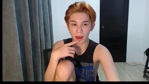 Snapshot of xxsebastian18 chatting on 12/30/24, 05:44 seb online show from 12/30/24, 05:44