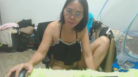 Snapshot of xxsexypinayxx chatting on 11/04/25, 06:07 xxsexypinayxx online show from 11/04/25, 06:07