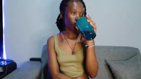 xxsexytalia28 online show from 10/16/25, 07:59