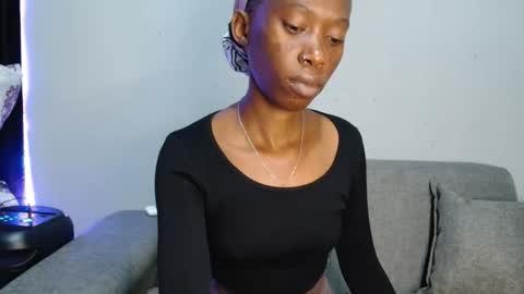 xxsexytalia28 online show from 10/21/25, 10:10