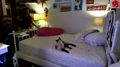 Strawberry Jane online show from 11/23/25, 07:19