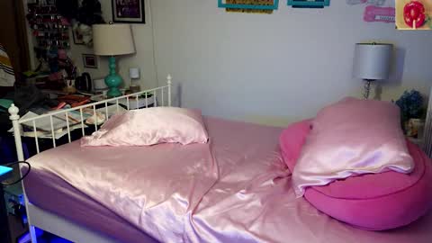 Strawberry Jane online show from 02/21/26, 05:19